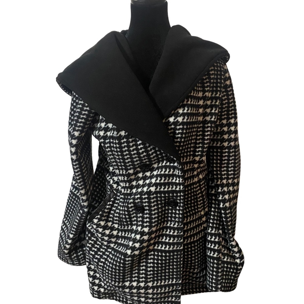 Cozy IZ Byer hooded coat
